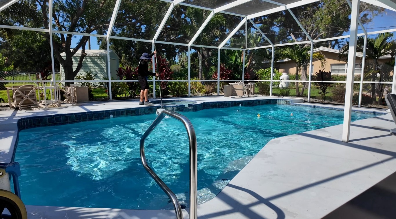 Professional deep pool cleaning service in Lancaster, CA